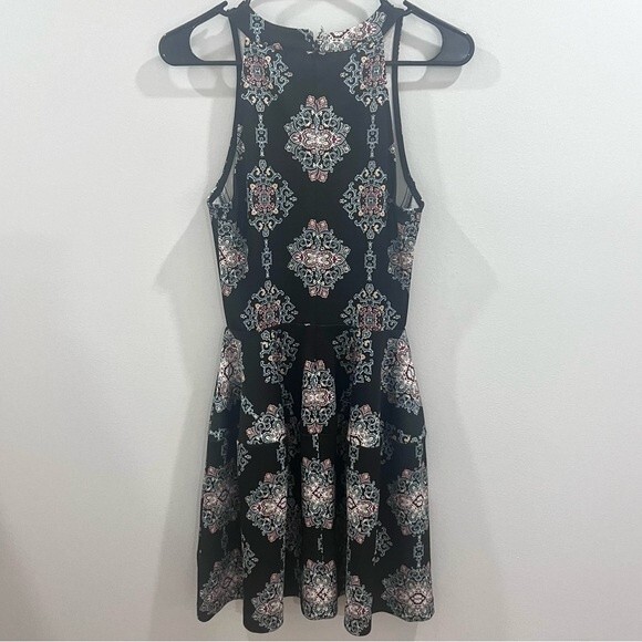 Black and colorful mandala print fit and flare dress size XS - Picture 4 of 8